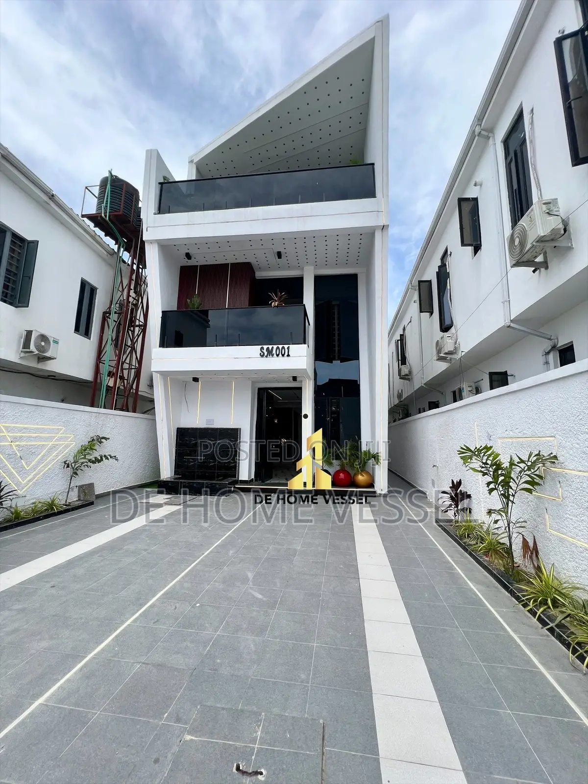 5bdrm Duplex in Ikota for sale in Ikota