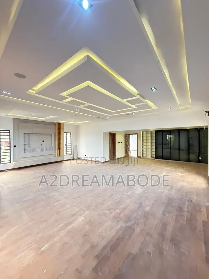7bdrm Duplex in Ikeja Gra for sale in Ikeja GRA