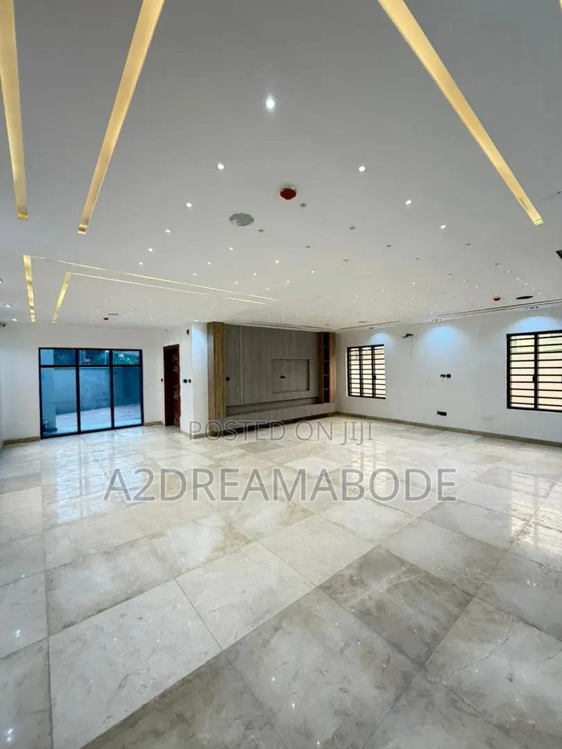 7bdrm Duplex in Ikeja Gra for sale in Ikeja GRA