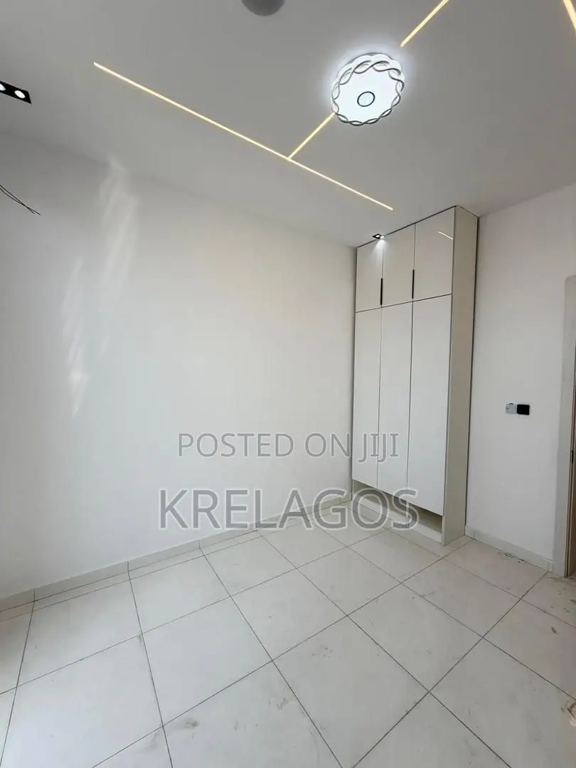 4bdrm Duplex in Ikota for sale in Ikota
