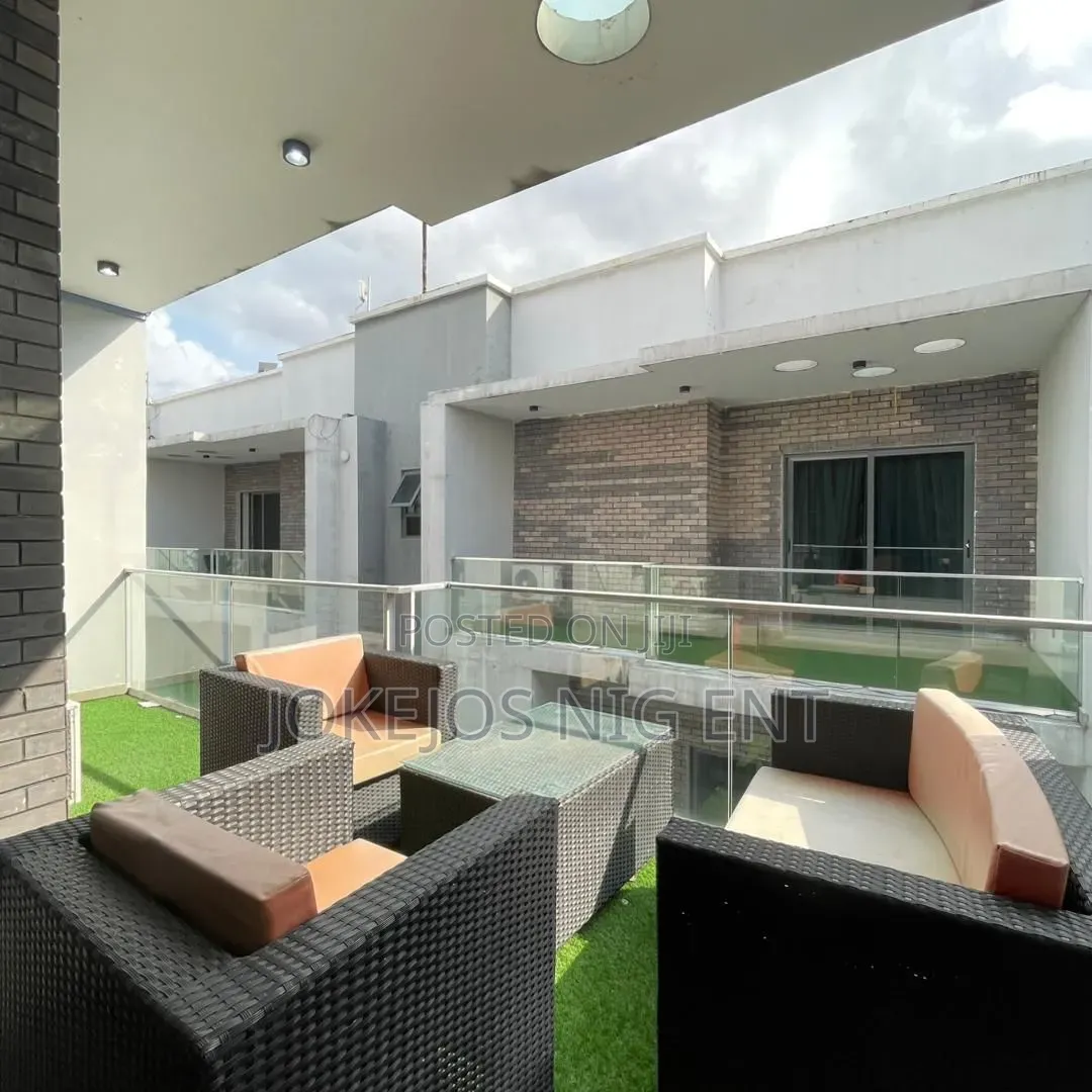 Furnished 2bdrm Maisonette in Lekki Phase 1 for sale in Lekki Phase 1