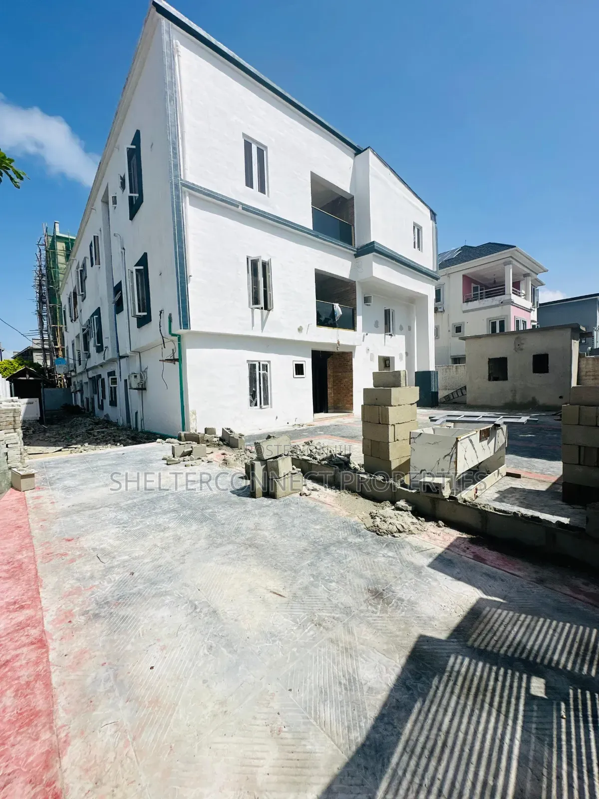 1bdrm Apartment in Lekki Expressway for sale in Lekki Expressway