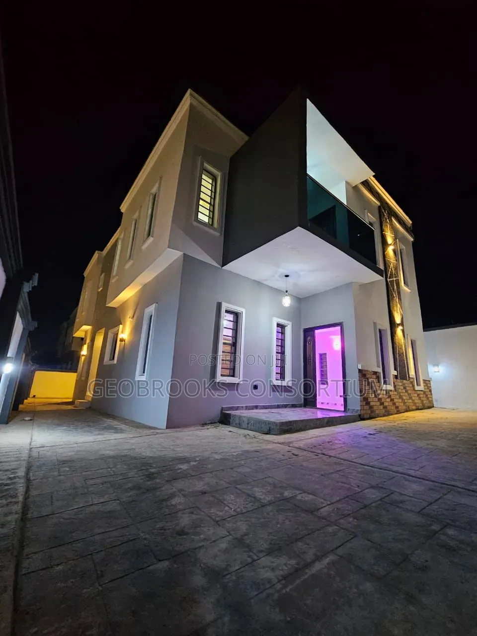 4bdrm Duplex in Kolapo Ishola Gra, Akobo for sale in Akobo