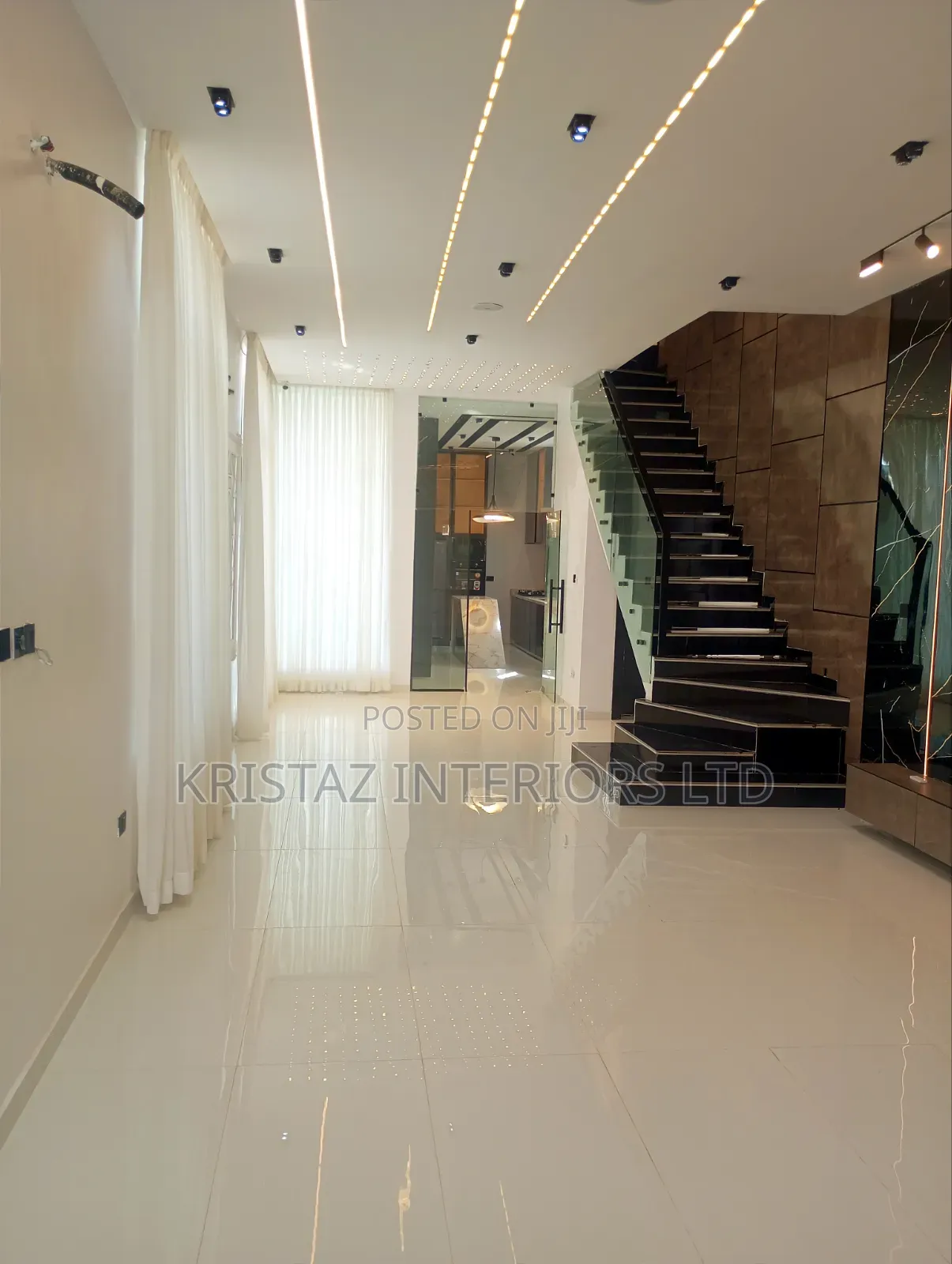 5bdrm Duplex in Ikota for sale in Ikota