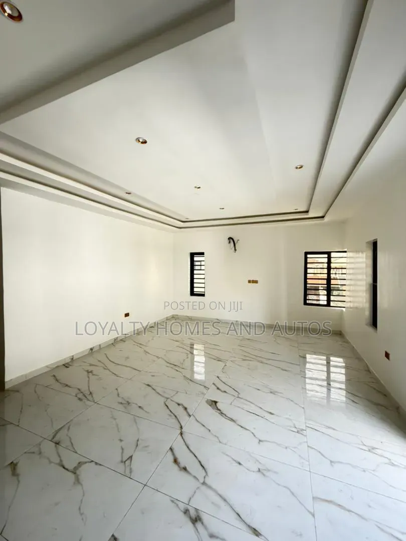 4bdrm Duplex in Oko-Oba for sale in Oko-Oba