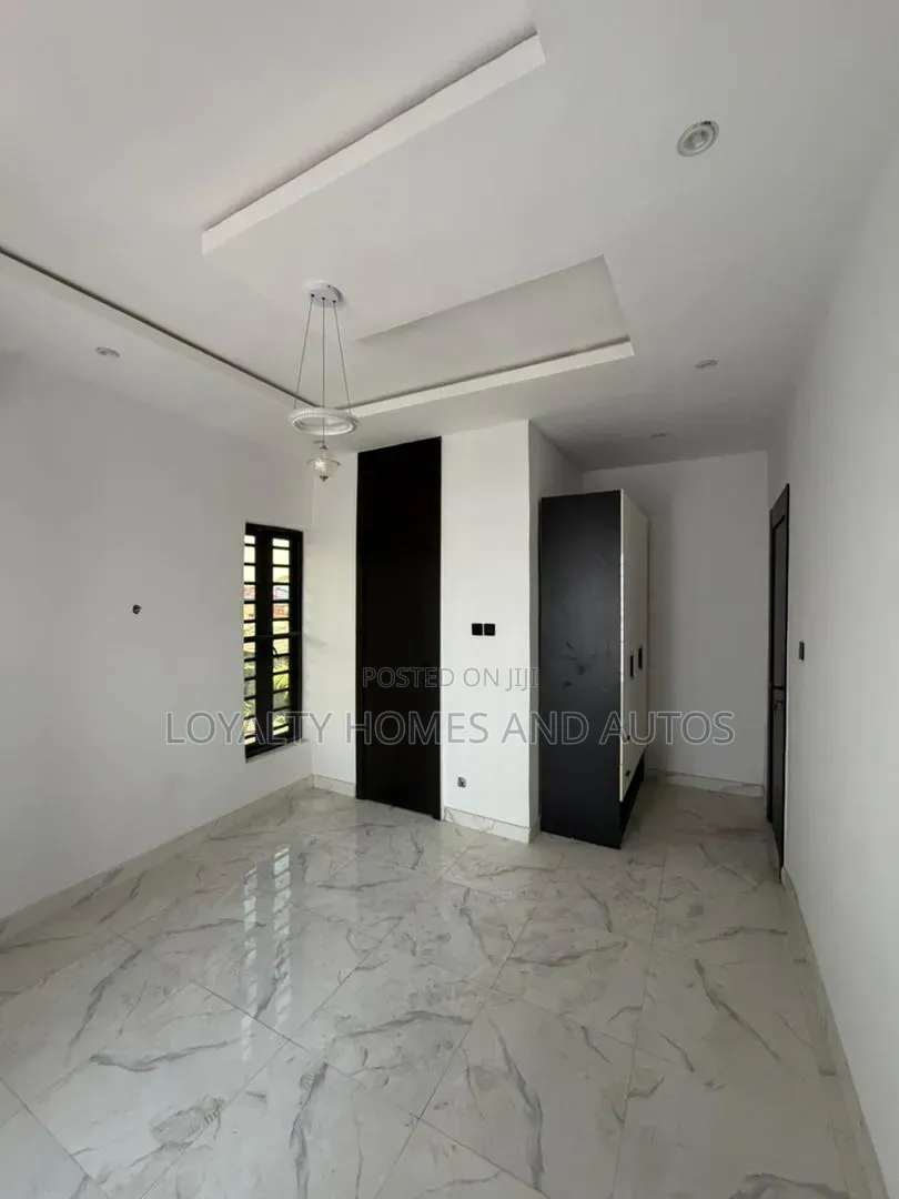 4bdrm Duplex in Oko-Oba for sale in Oko-Oba