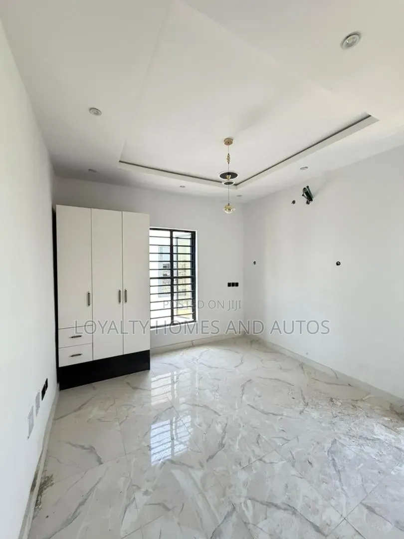 4bdrm Duplex in Oko-Oba for sale in Oko-Oba