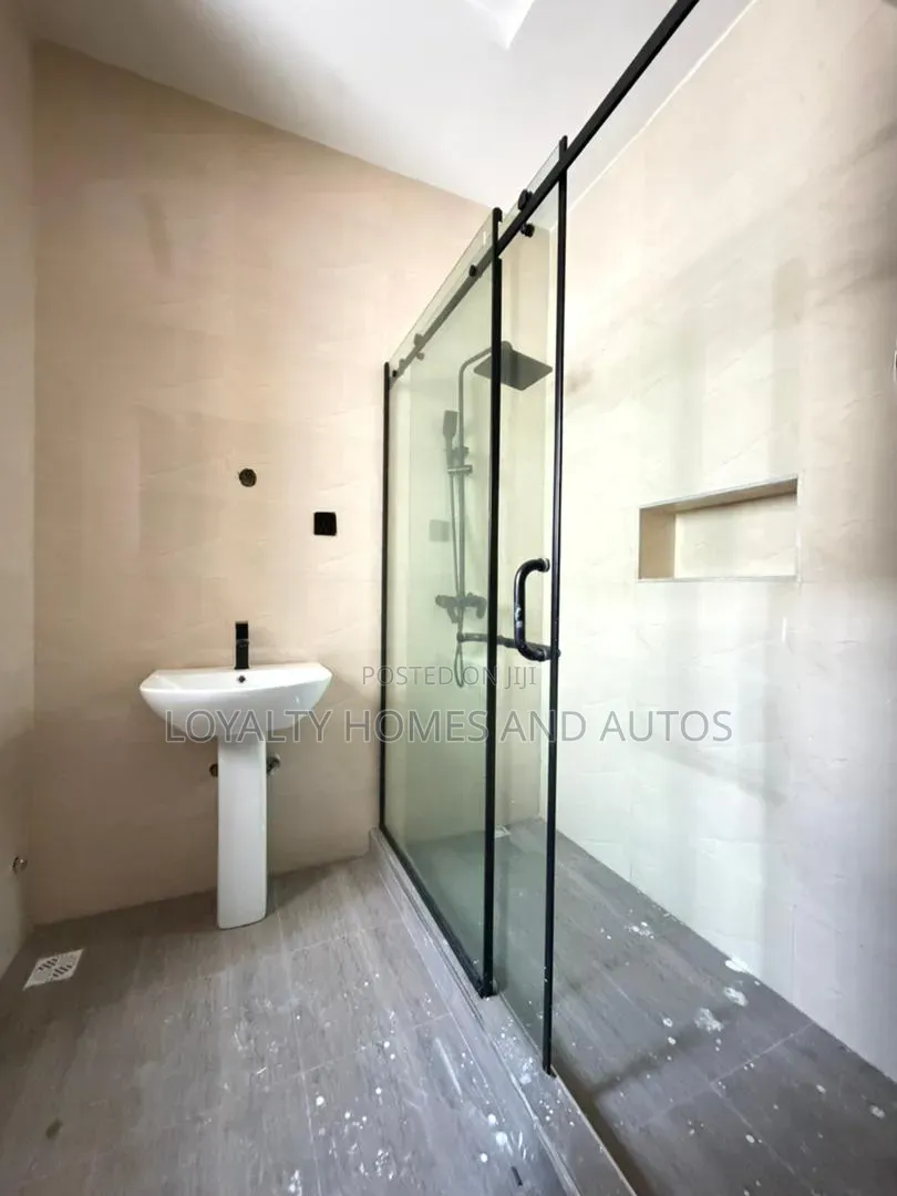 4bdrm Duplex in Oko-Oba for sale in Oko-Oba