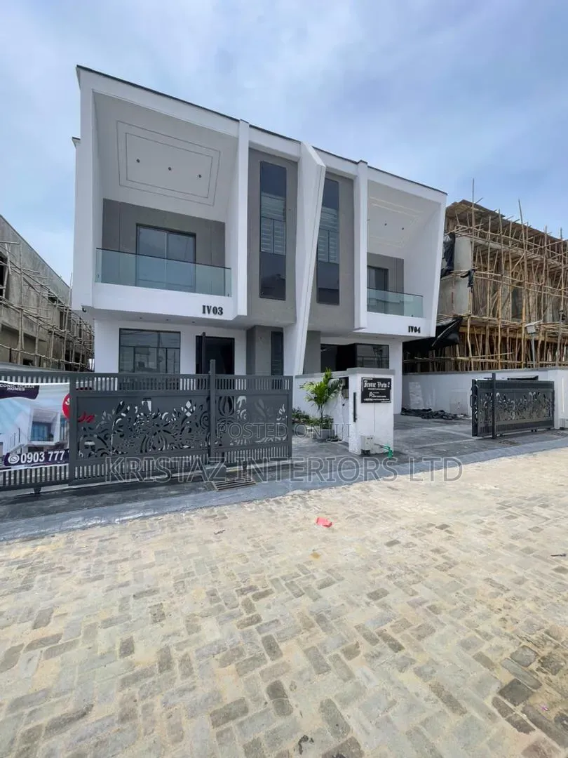 4bdrm Duplex in Ikota for sale in Ikota