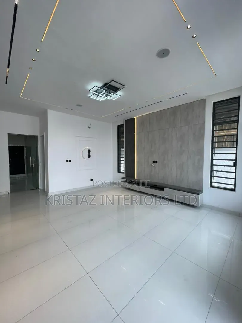 4bdrm Duplex in Ikota for sale in Ikota
