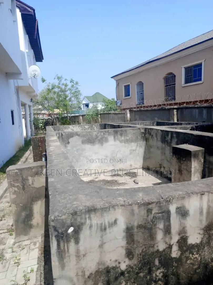 5bdrm Duplex in Phase 4 Kubwa for sale in Kubwa