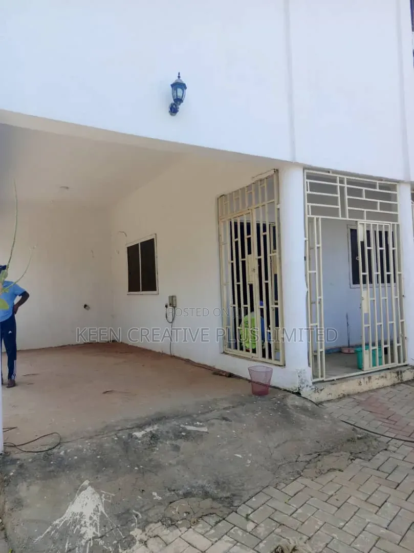 5bdrm Duplex in Phase 4 Kubwa for sale in Kubwa