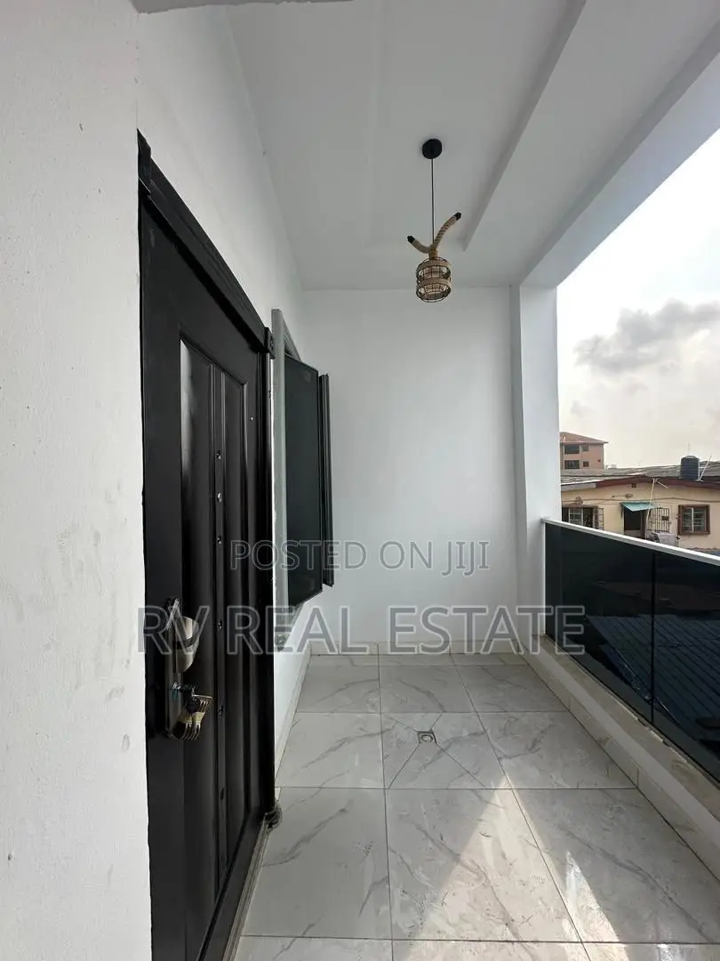 3bdrm Apartment in Surulere for sale in Surulere