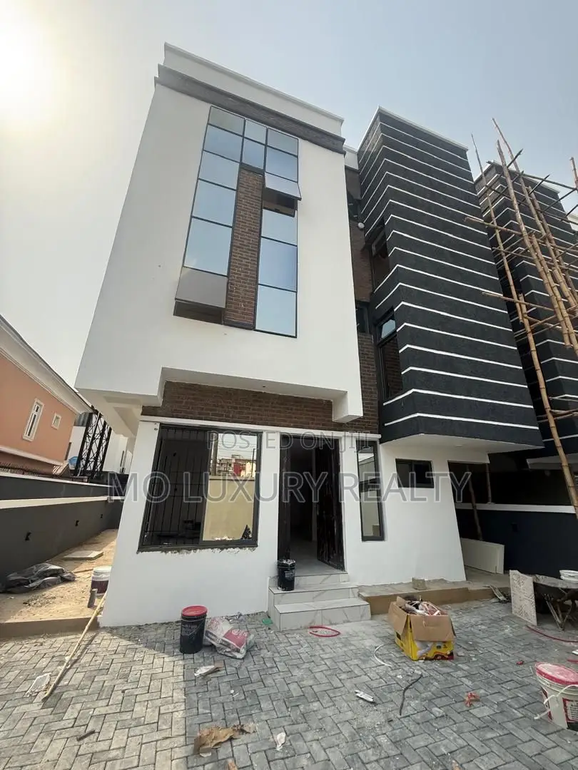 4bdrm Duplex in Lekki Phase 1 for rent in Lekki Phase 1