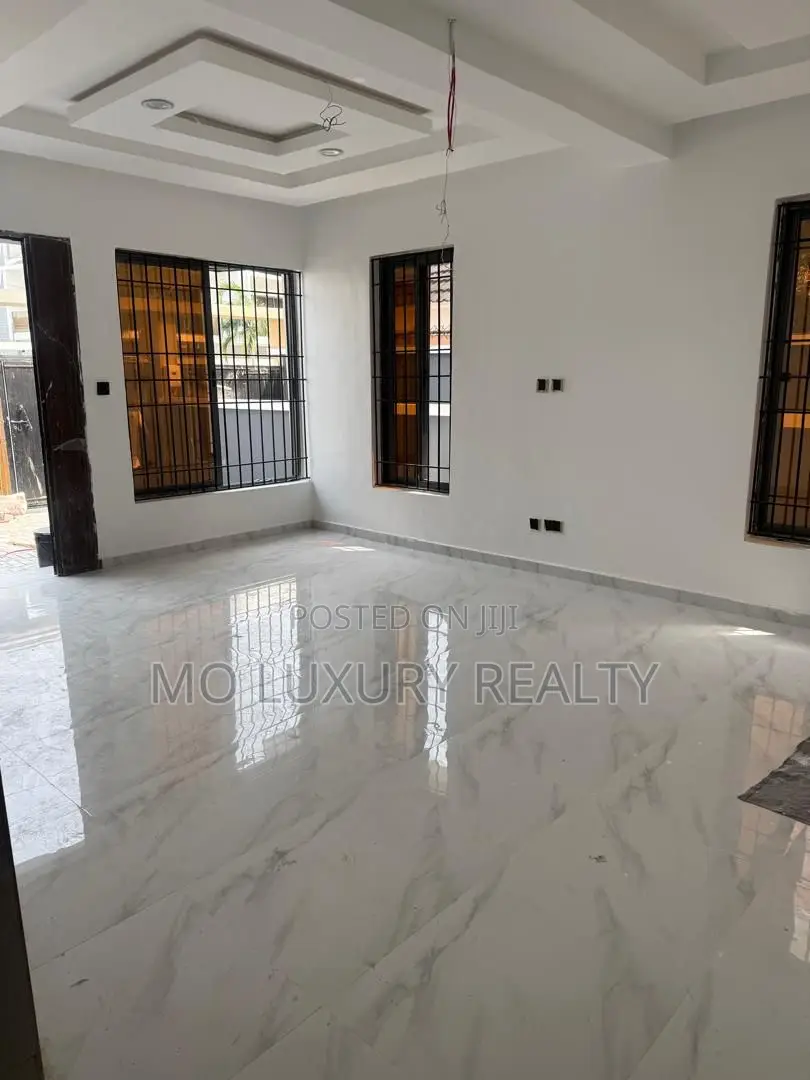 4bdrm Duplex in Lekki Phase 1 for rent in Lekki Phase 1