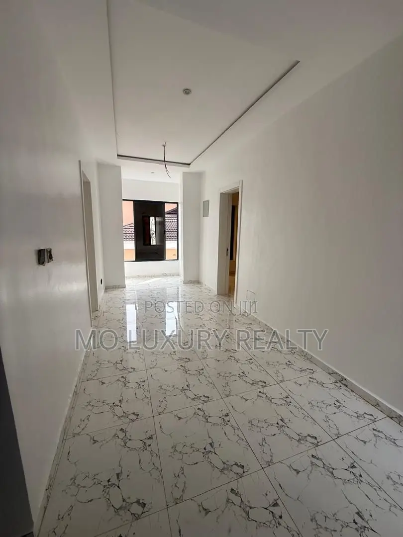 4bdrm Duplex in Lekki Phase 1 for rent in Lekki Phase 1