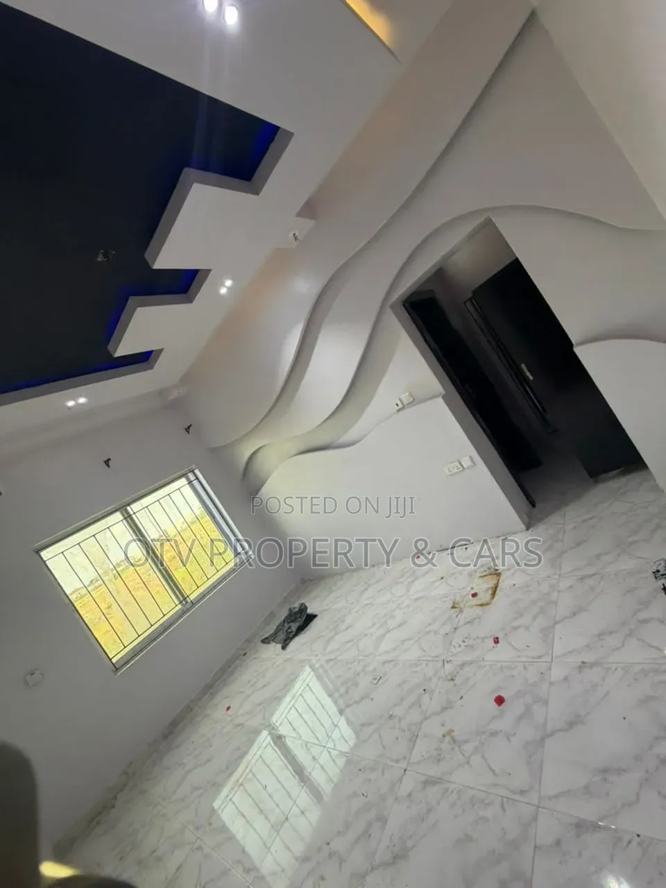 Mini Flat in Chevron for rent in Chevron