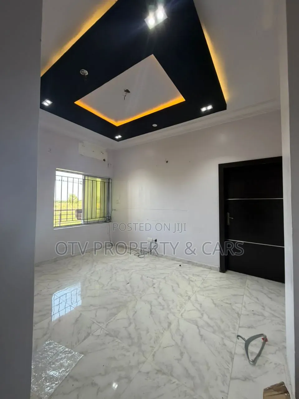 Mini Flat in Chevron for rent in Chevron