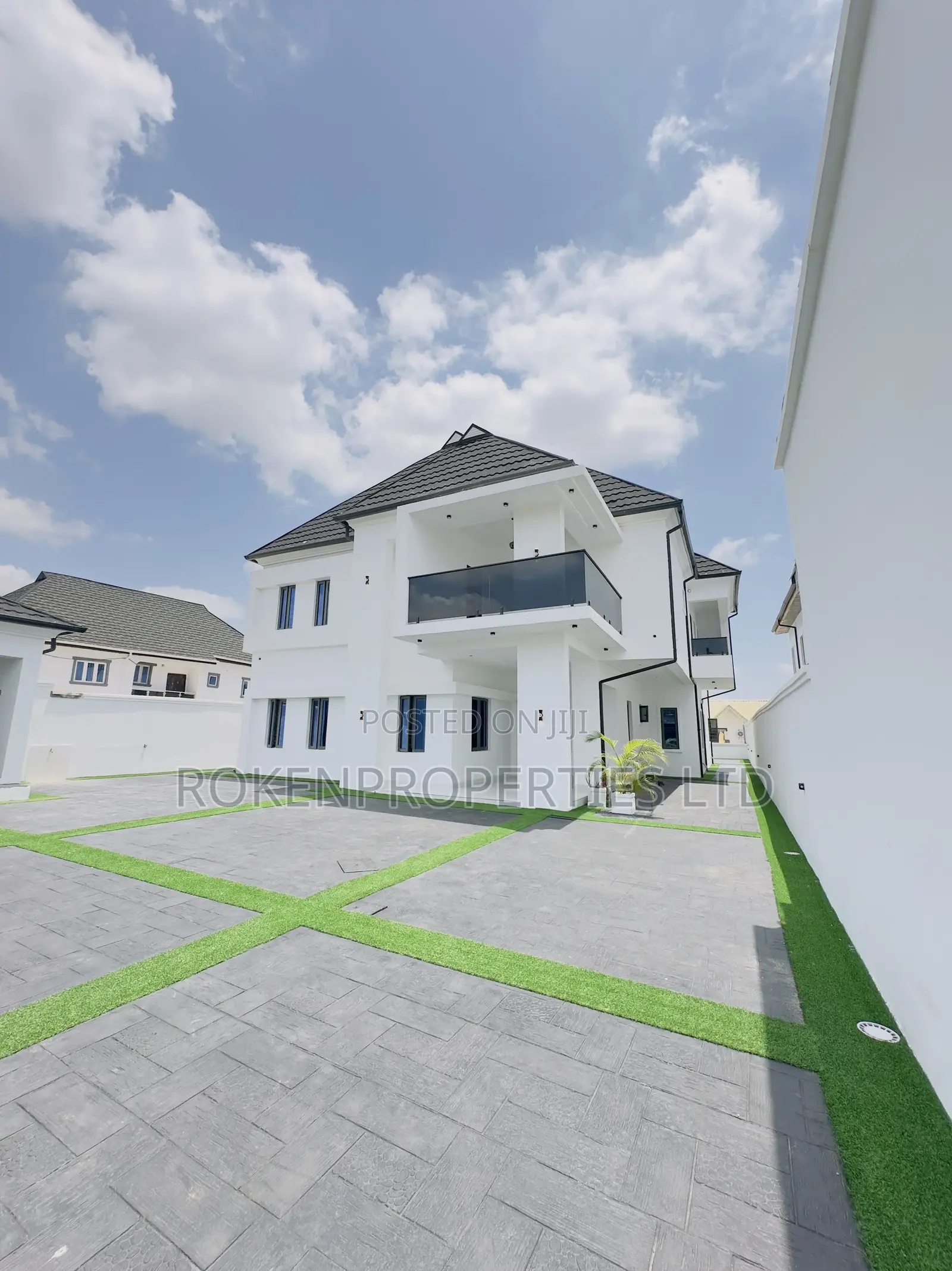 5bdrm Duplex in Oluyole Estate for sale in Oluyole Estate