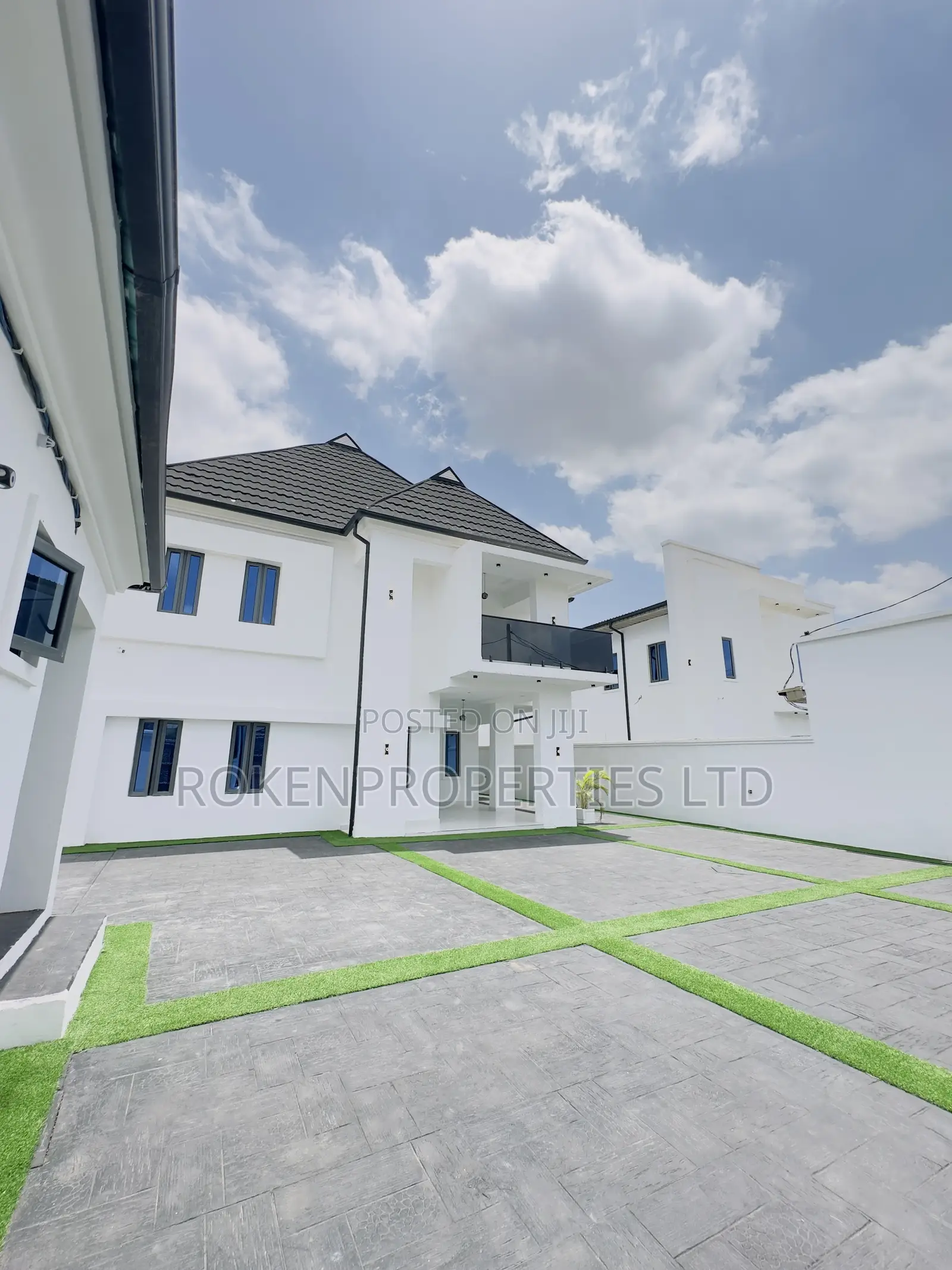 5bdrm Duplex in Oluyole Estate for sale in Oluyole Estate