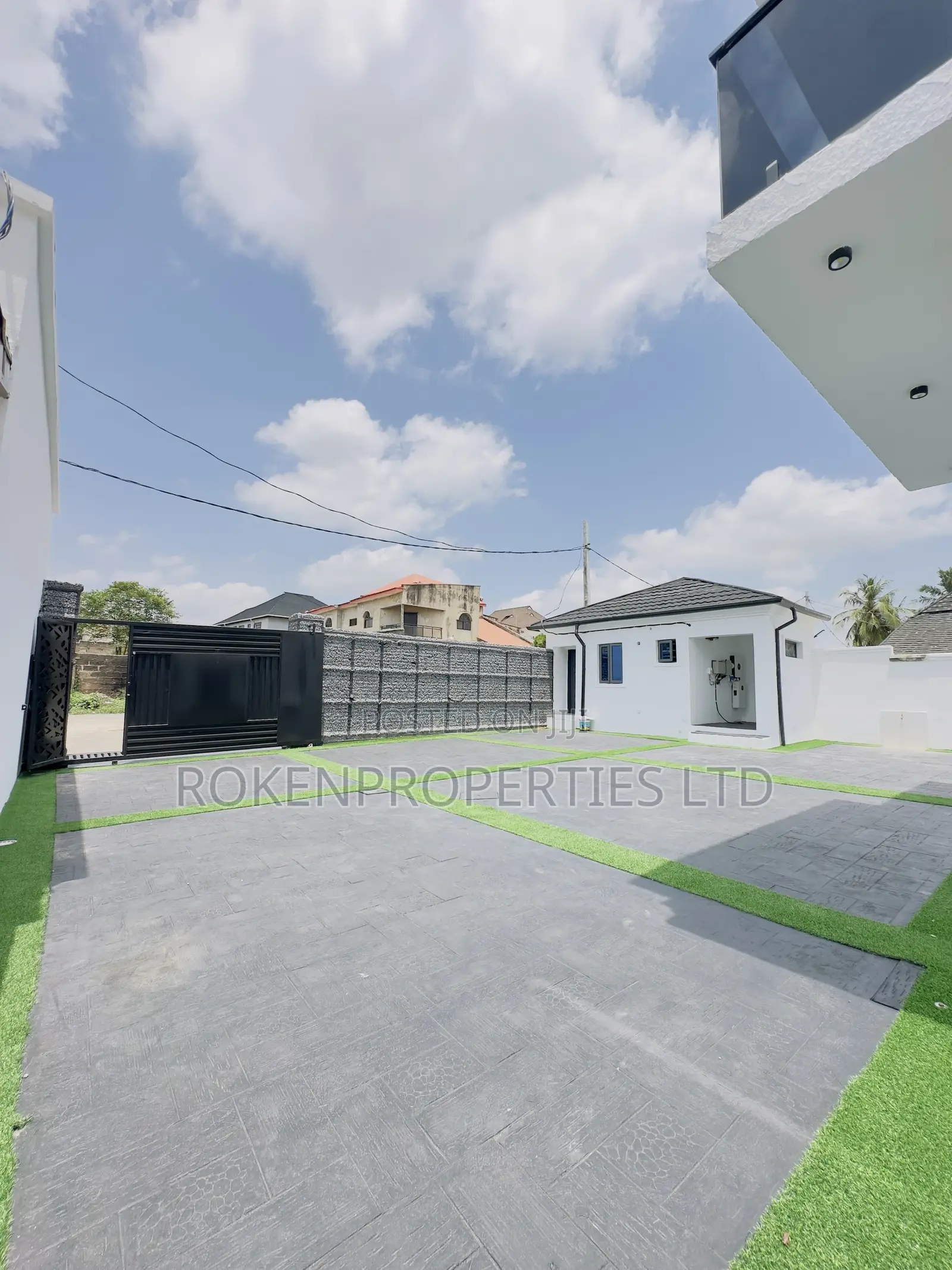 5bdrm Duplex in Oluyole Estate for sale in Oluyole Estate