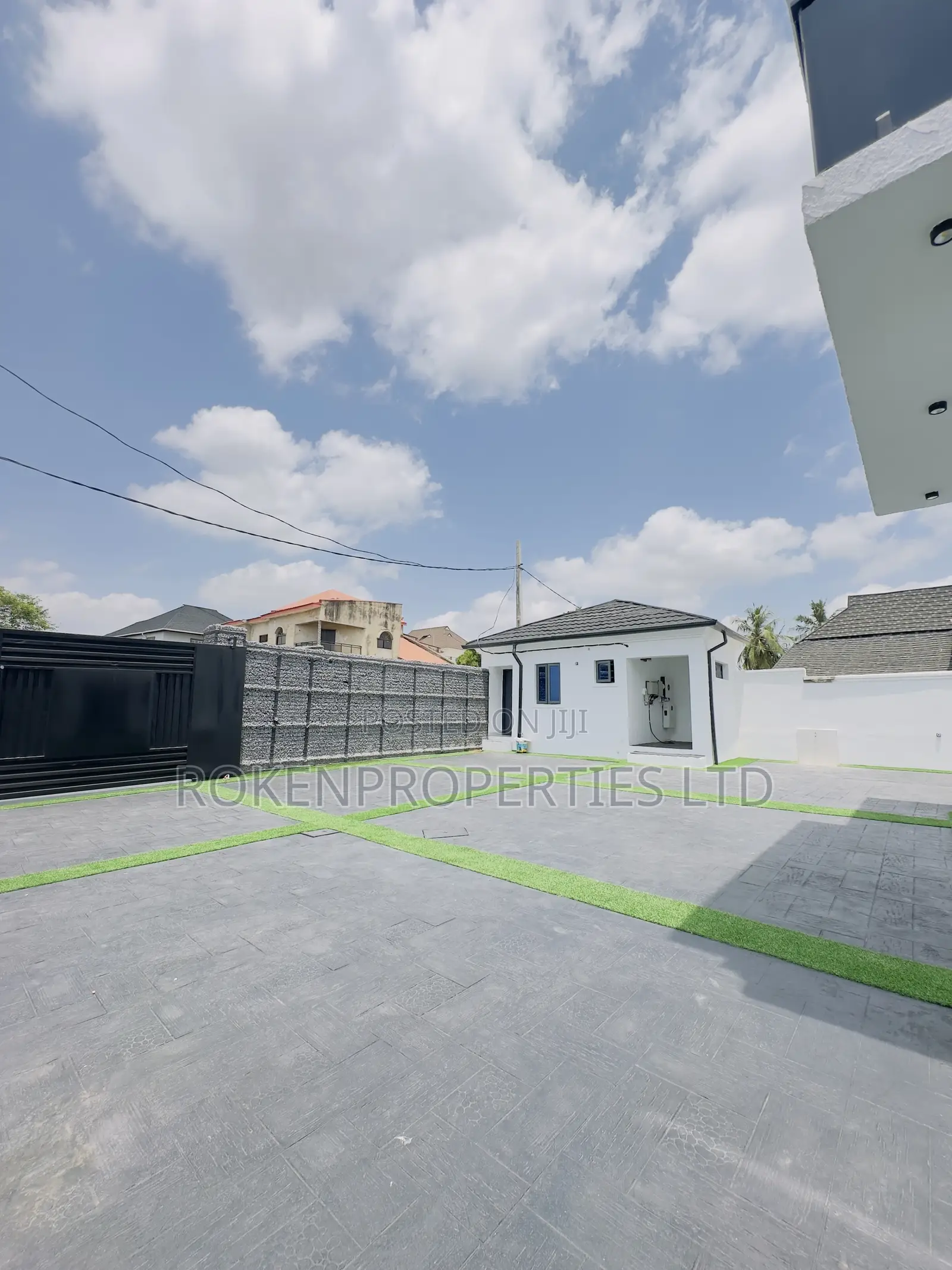 5bdrm Duplex in Oluyole Estate for sale in Oluyole Estate