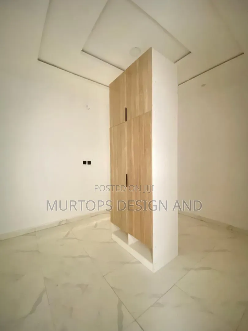 2bdrm Apartment in Crown Estate for sale in Crown Estate