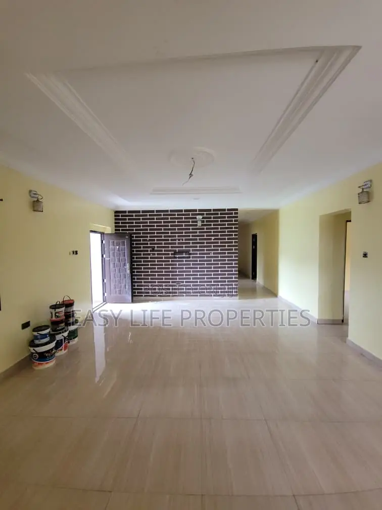 3bdrm Apartment in Kolapo Ishola, Akobo for rent in Akobo