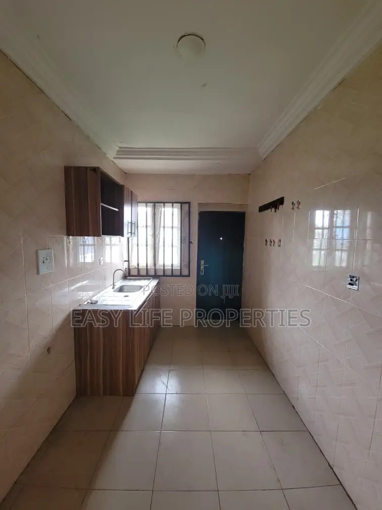 3bdrm Apartment in Kolapo Ishola, Akobo for rent in Akobo