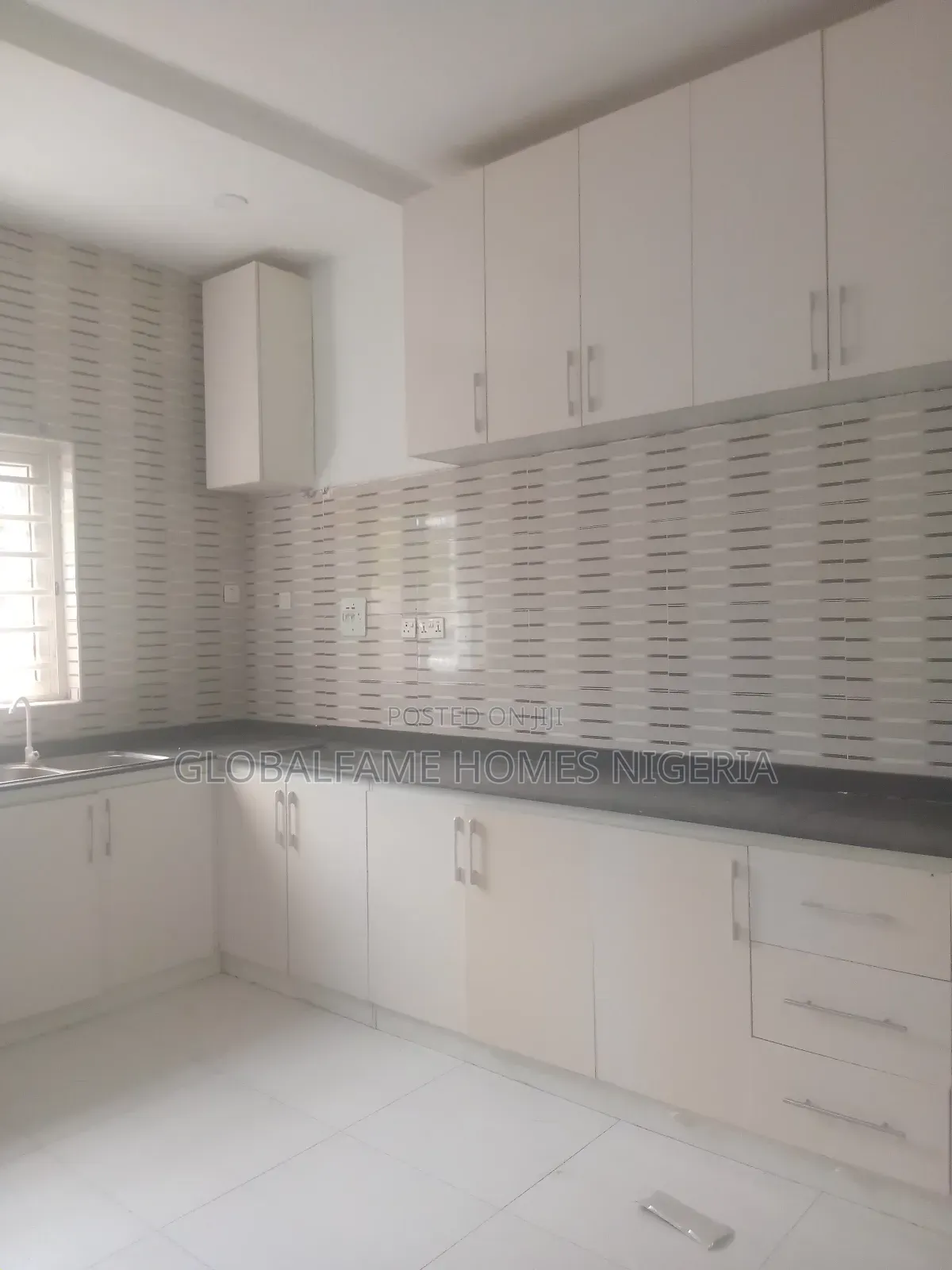3bdrm Duplex in Mini Estate At for rent in Lakowe