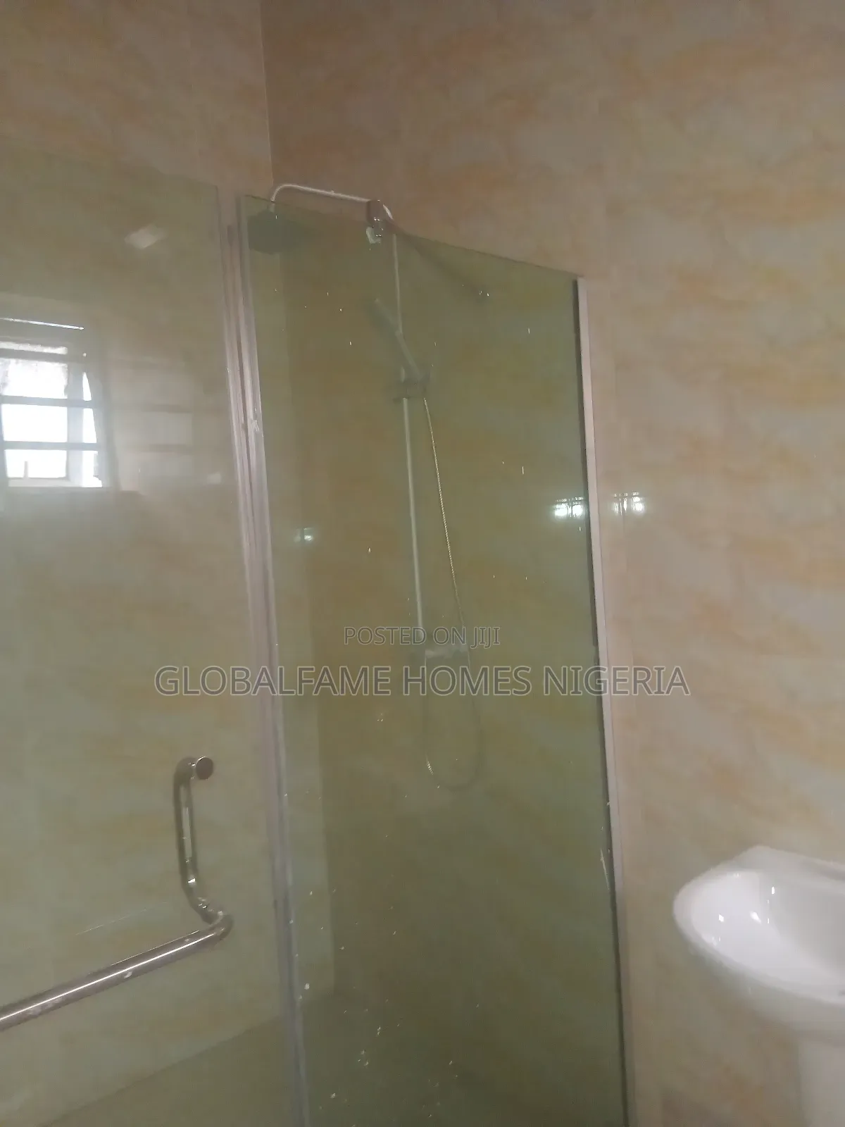 3bdrm Duplex in Mini Estate At for rent in Lakowe