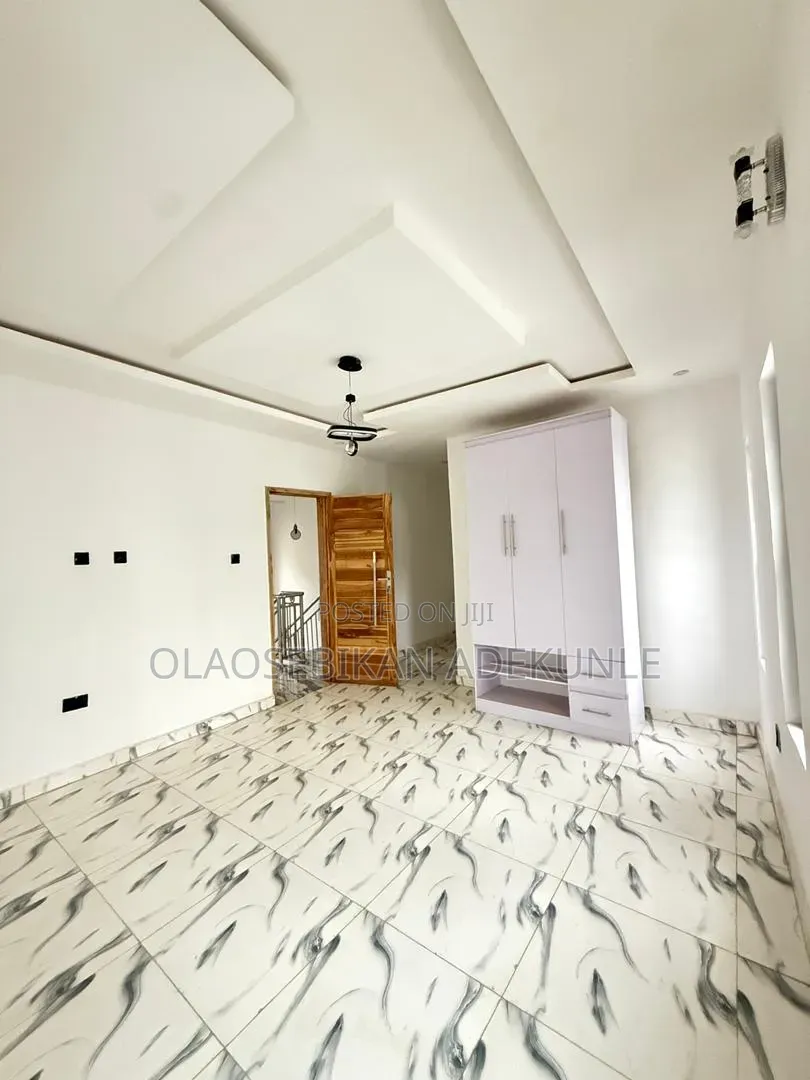 4bdrm Duplex in Kolapo Ishola Gra, Akobo for sale in Akobo