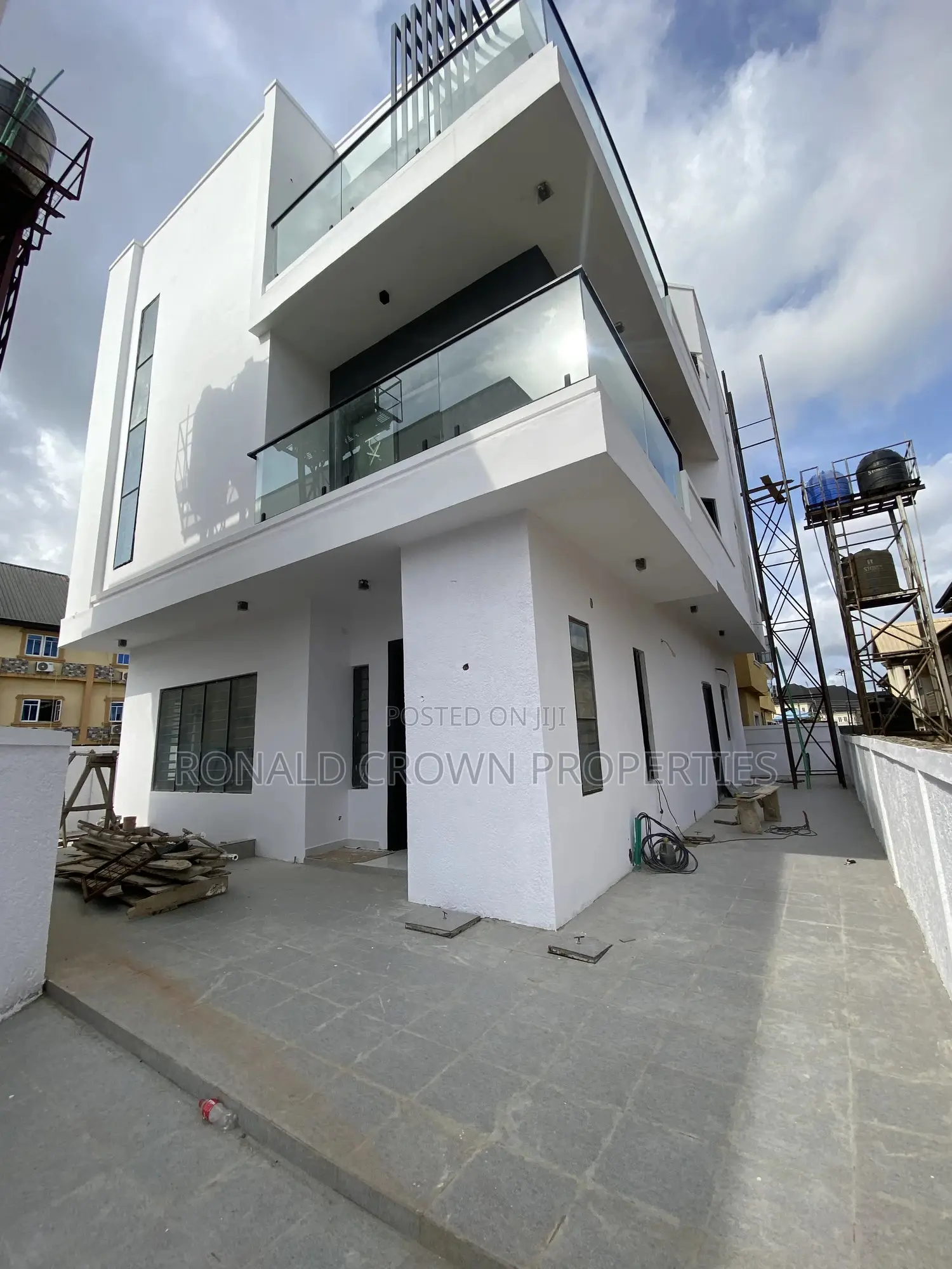 6bdrm Duplex in Ago Palace for sale in Ago Palace