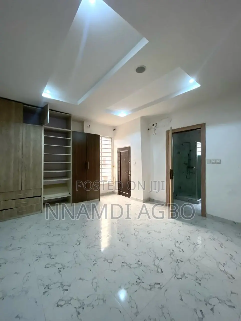 4bdrm Duplex in Chevron for rent in Chevron