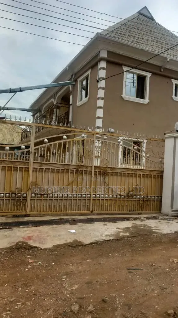 2bdrm Apartment in Akilapa Estate, Jericho for rent in Jericho