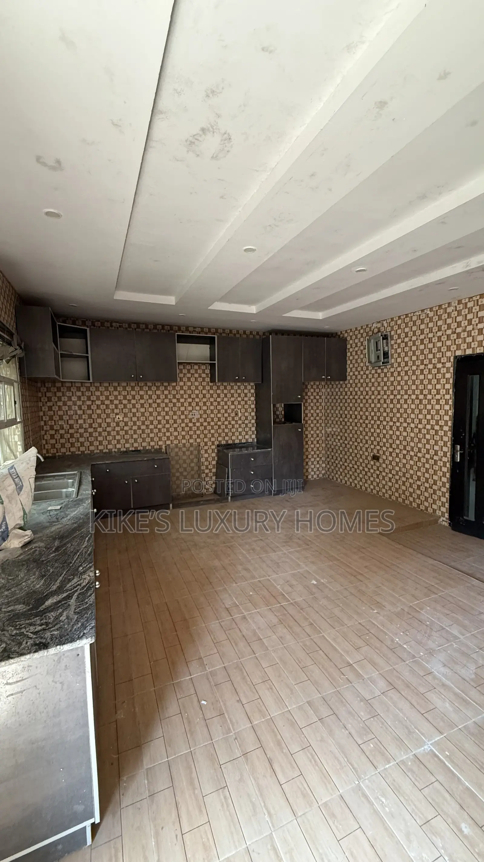 4bdrm Duplex in Ologuneru for sale in Ologuneru