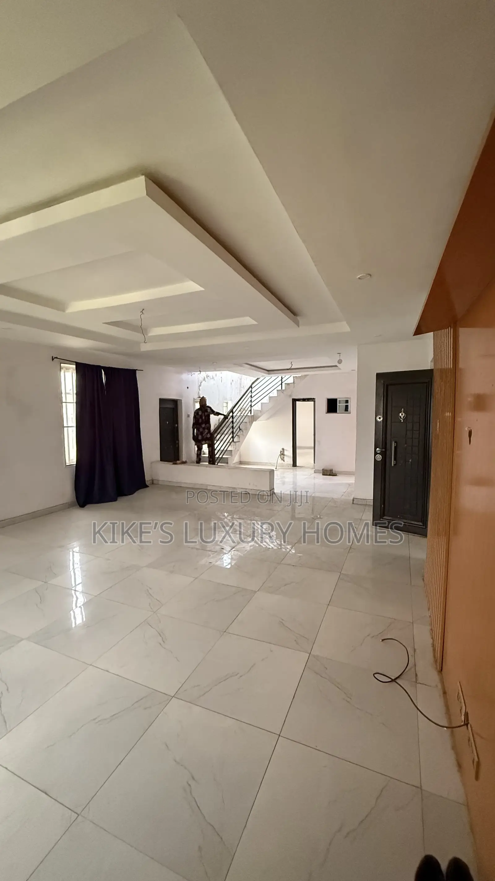 4bdrm Duplex in Ologuneru for sale in Ologuneru