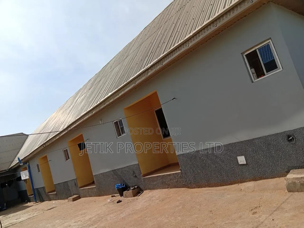 11bdrm Block of Flats in Teaching Hospital, for sale in Makurdi