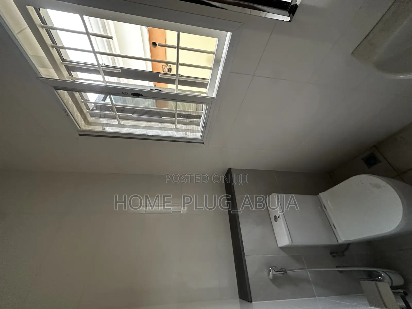 3bdrm Duplex in Larix Estate Idu for rent in Idu