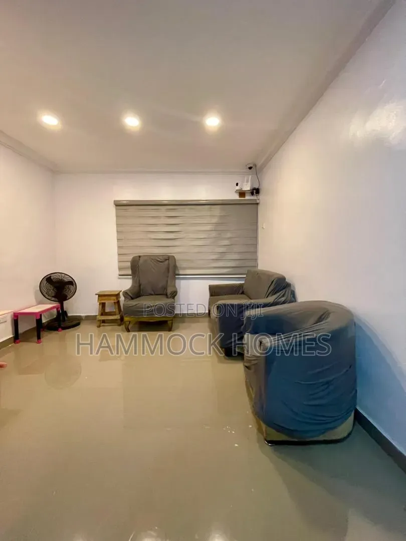 4bdrm Duplex in Jericho for rent in Jericho
