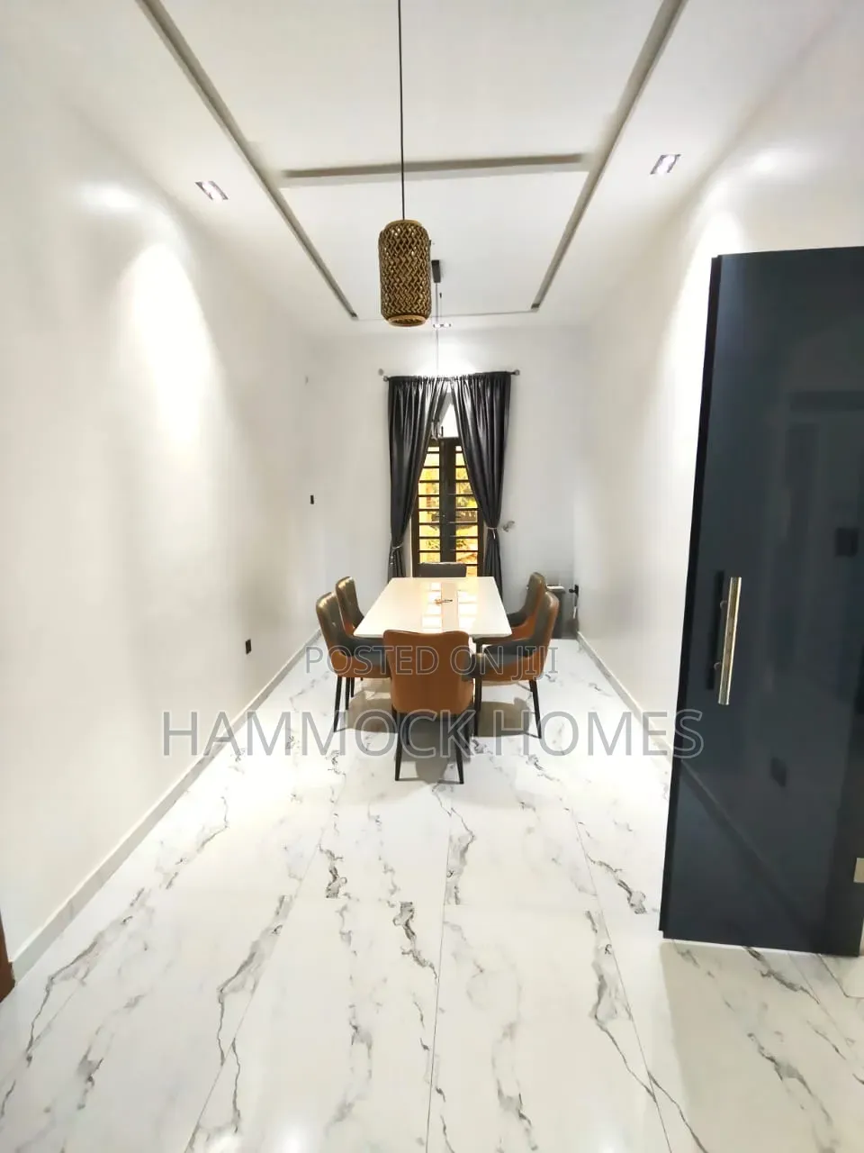 3bdrm Bungalow in Old Bodija Estate. for rent in Bodija
