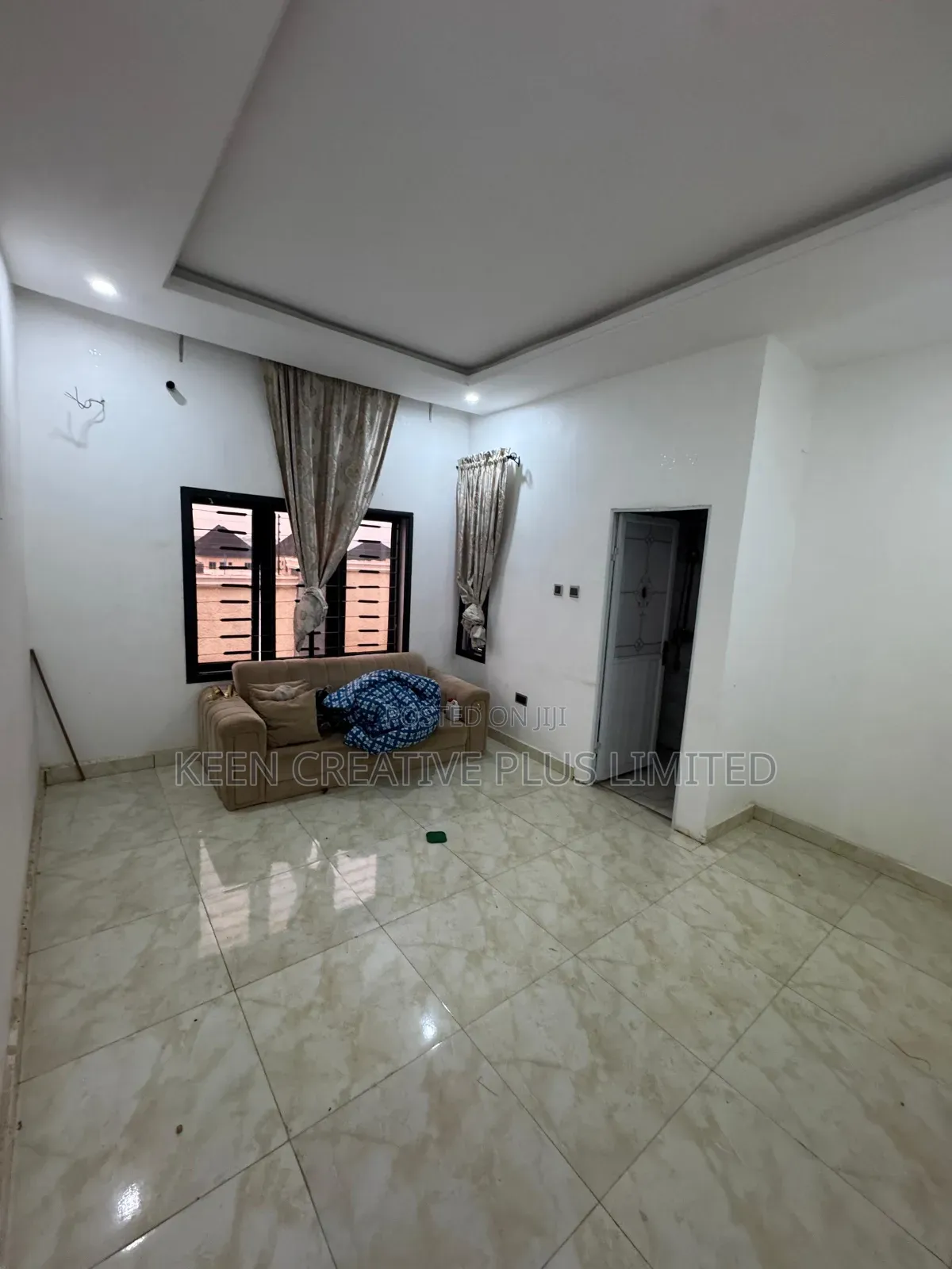 Furnished 3bdrm Bungalow in Royal Valinton for sale in Phase 4 / Jikwoyi