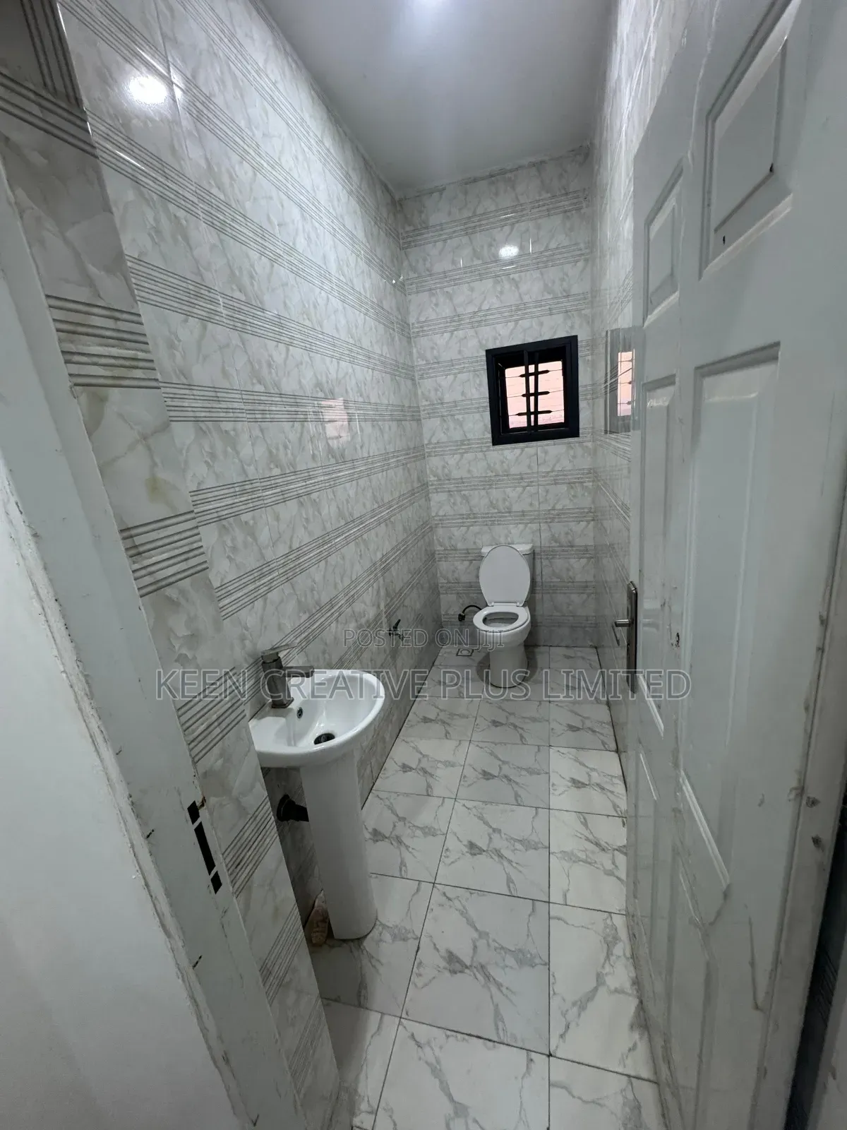 Furnished 3bdrm Bungalow in Royal Valinton for sale in Phase 4 / Jikwoyi