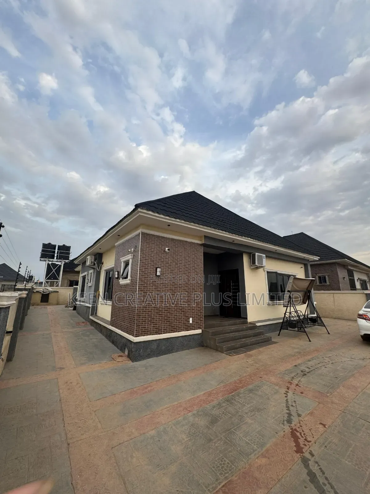 Furnished 3bdrm Bungalow in Royal Valinton for sale in Phase 4 / Jikwoyi