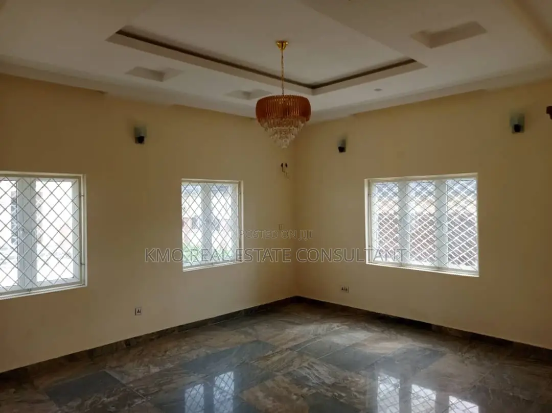 4bdrm Duplex in Lugbe District for rent in Lugbe District