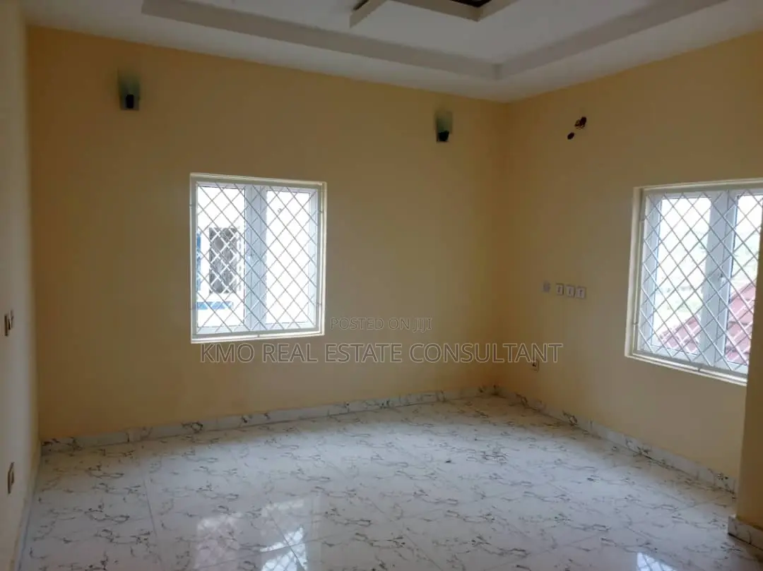 4bdrm Duplex in Lugbe District for rent in Lugbe District