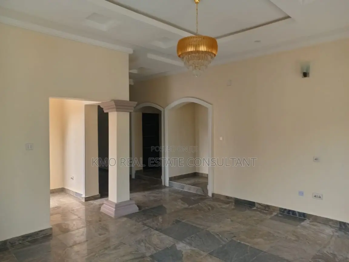 4bdrm Duplex in Lugbe District for rent in Lugbe District