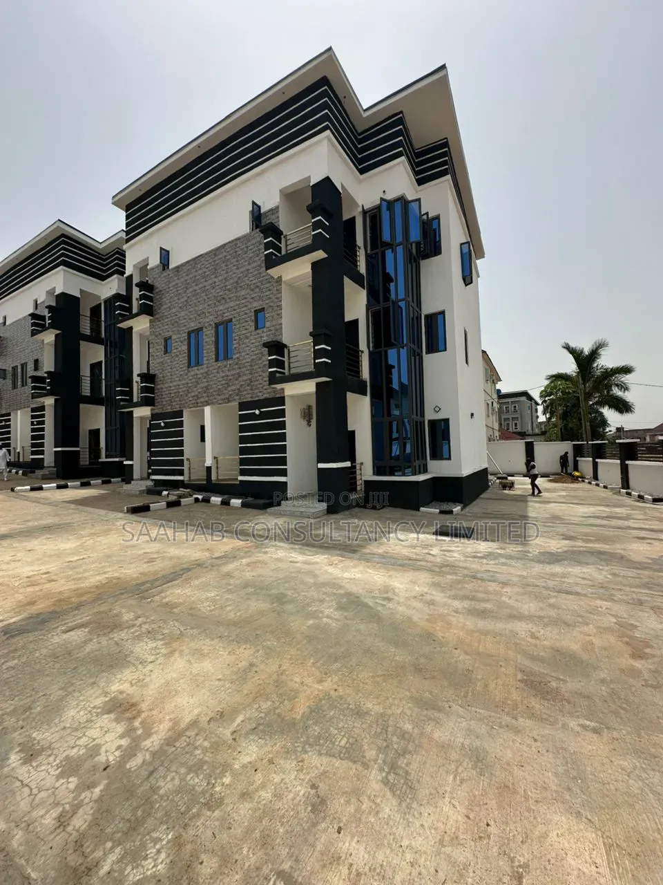 4bdrm Townhouse/Terrace In Life-camp For Sale in Life Camp