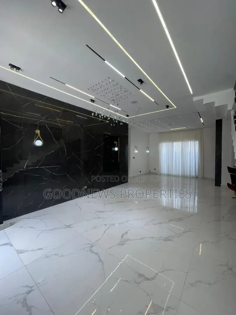 5bdrm Duplex in Lekki Phase 1 for sale in Lekki Phase 1