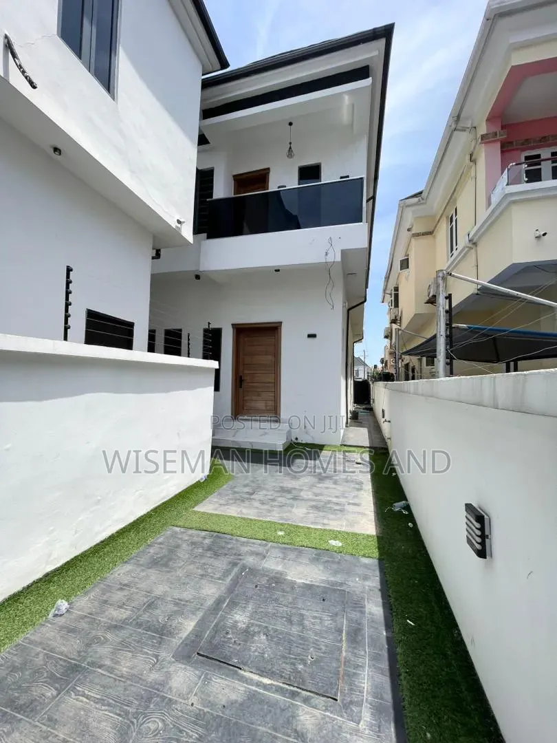 4bdrm Duplex in Idado Lekki Eti-Osa for rent in Idado